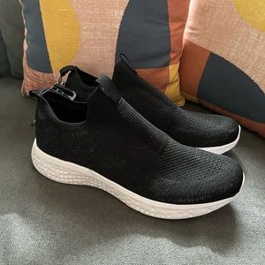 Avia Womens Slip-on Sneakers